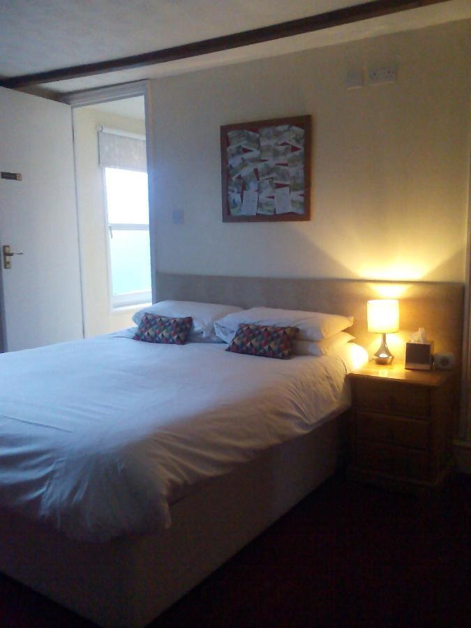 The Grey Horse 3*